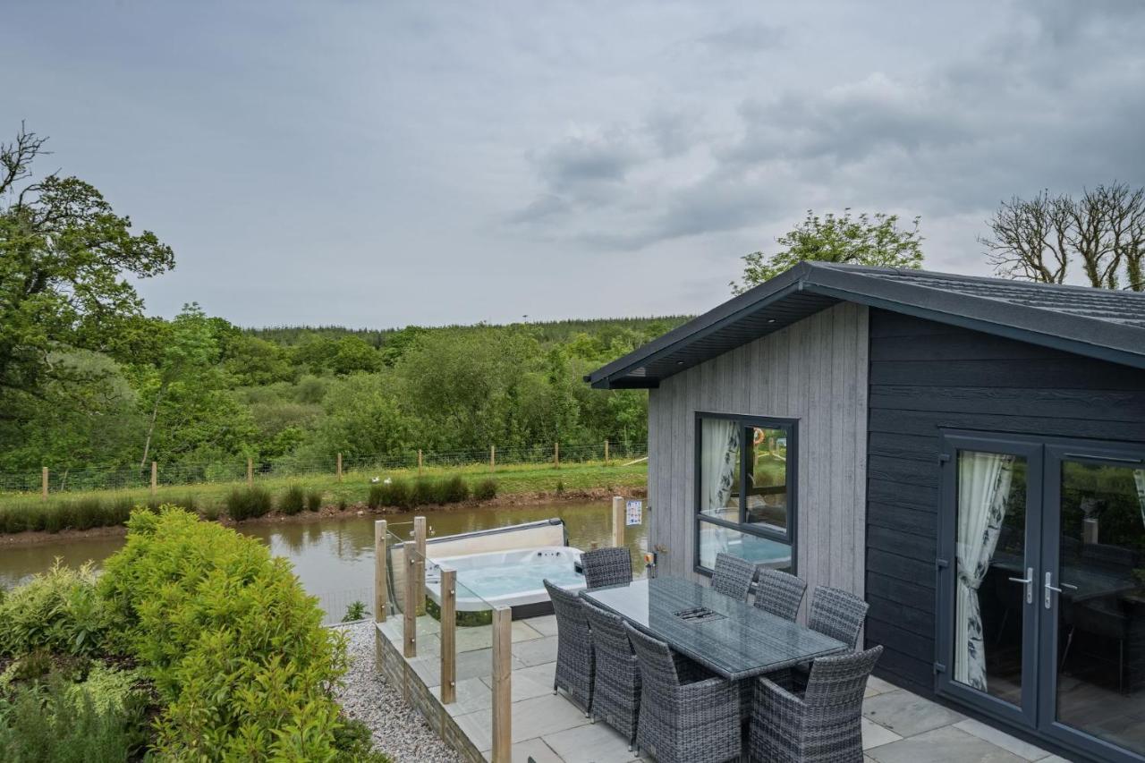 Lilac Lodge, 22 Roadford Lake Lodges Lifton Екстер'єр фото