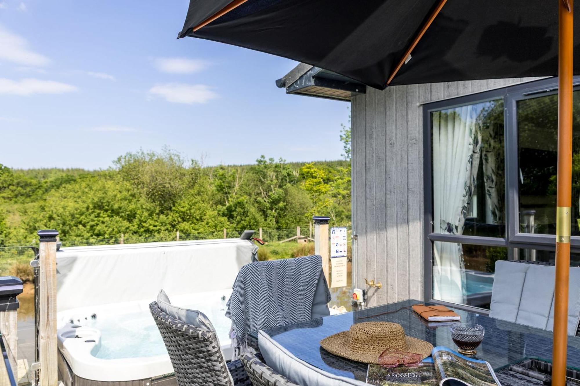 Lilac Lodge, 22 Roadford Lake Lodges Lifton Екстер'єр фото