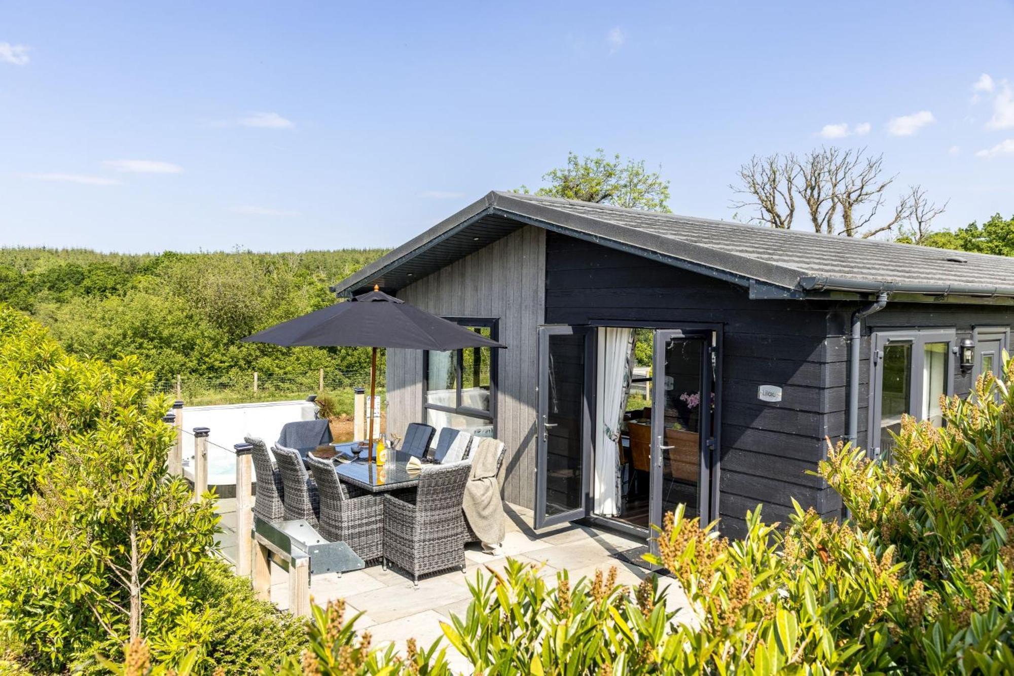 Lilac Lodge, 22 Roadford Lake Lodges Lifton Екстер'єр фото
