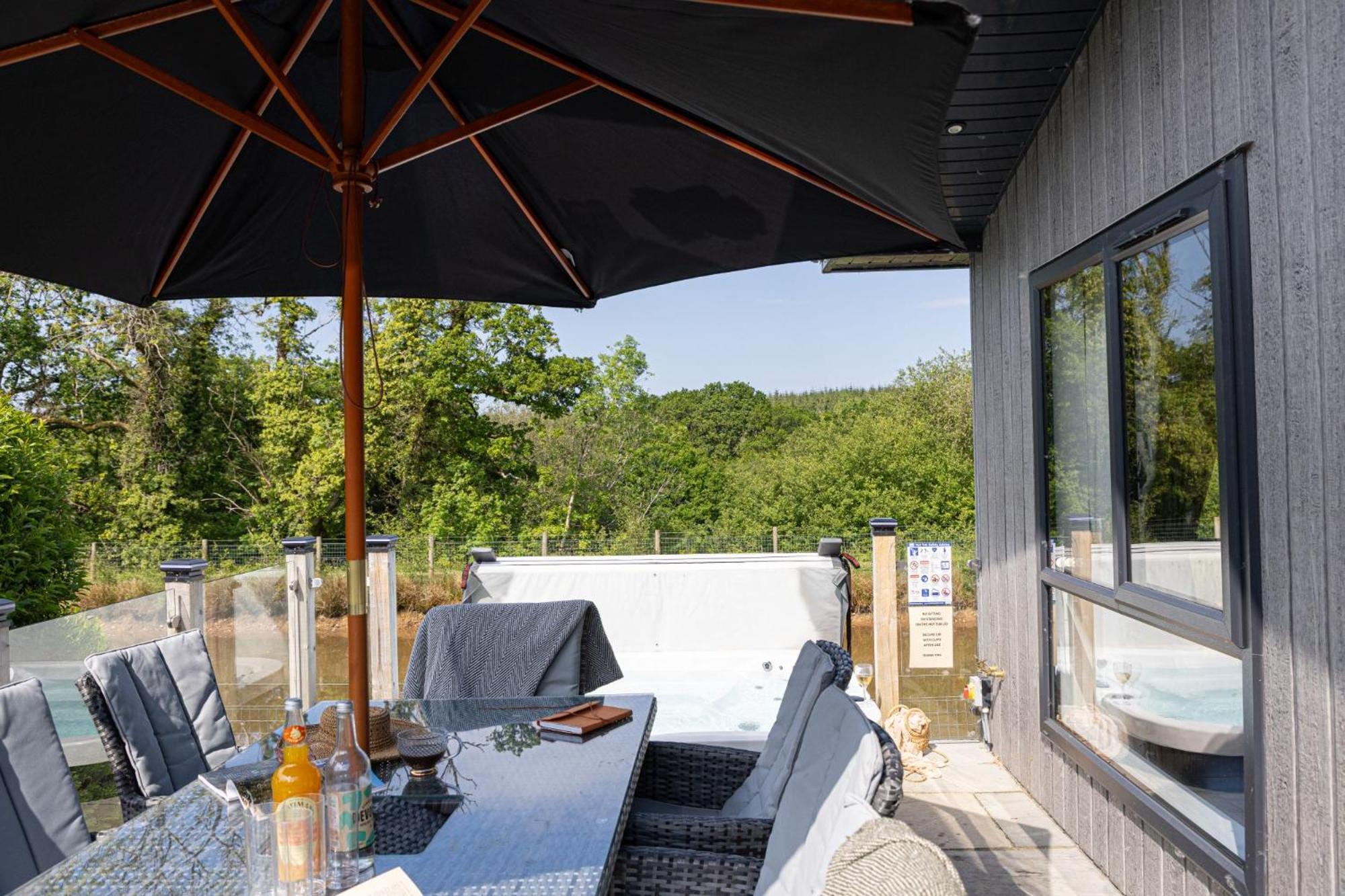 Lilac Lodge, 22 Roadford Lake Lodges Lifton Екстер'єр фото